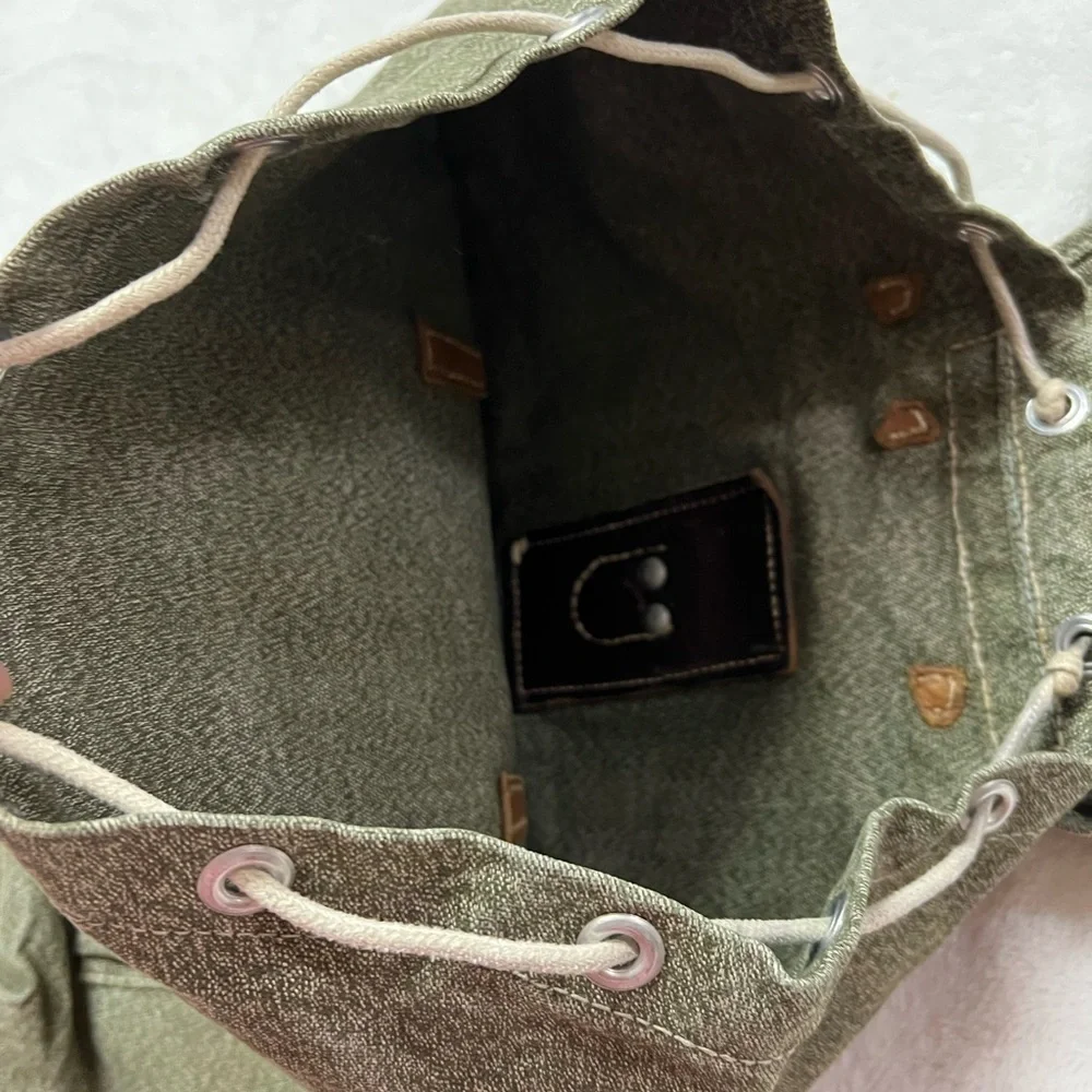 Swiss army inspired back pack leather accents